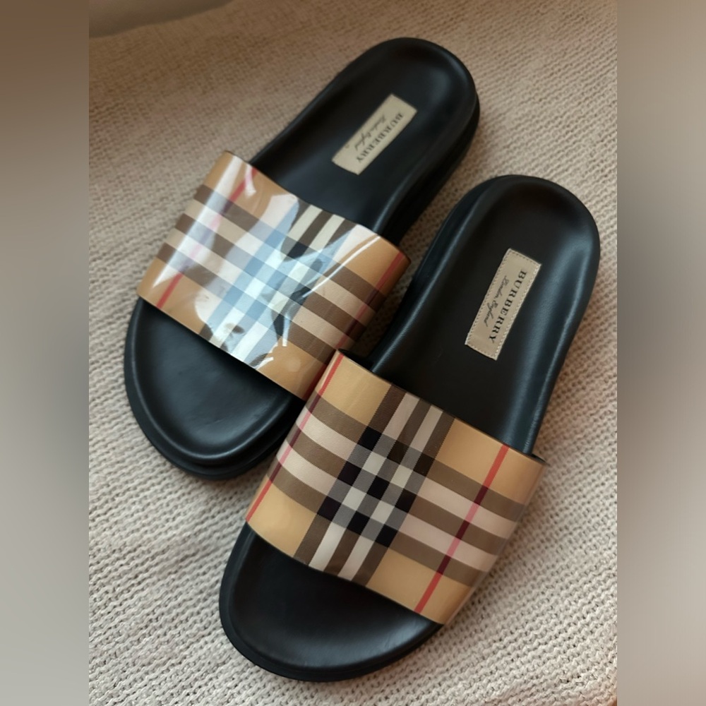 Burberry Women's "ASHMORE" Checkered Sandals Flip Flops Shoes